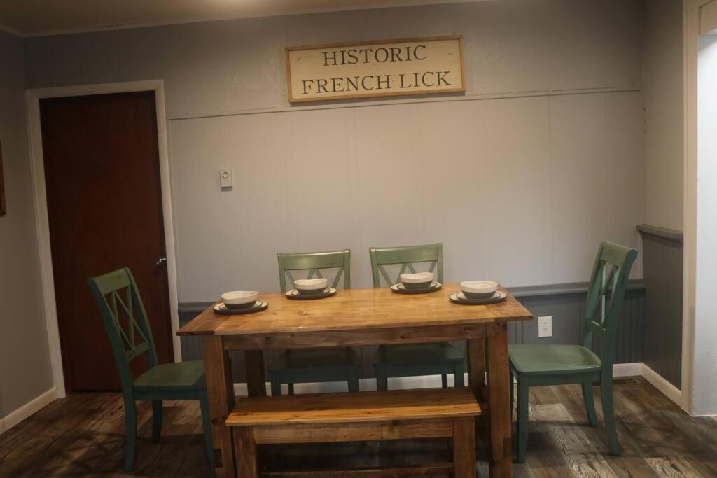 Caddy Corner Has A Hot Tub Just Outside Of Town Βίλα French Lick Εξωτερικό φωτογραφία