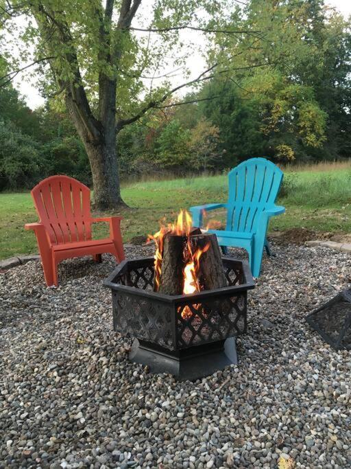 Caddy Corner Has A Hot Tub Just Outside Of Town Βίλα French Lick Εξωτερικό φωτογραφία