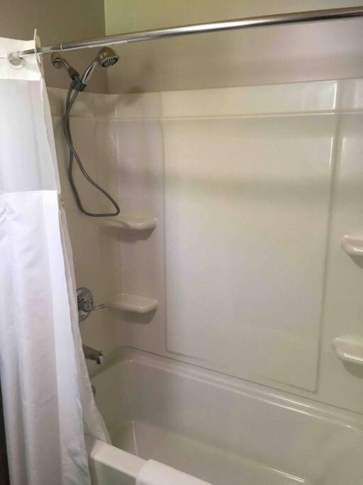 Caddy Corner Has A Hot Tub Just Outside Of Town Βίλα French Lick Εξωτερικό φωτογραφία