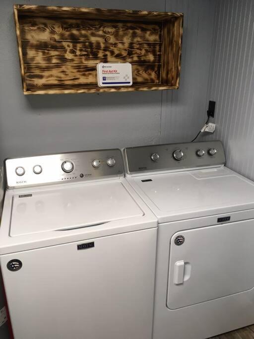 Caddy Corner Has A Hot Tub Just Outside Of Town Βίλα French Lick Εξωτερικό φωτογραφία